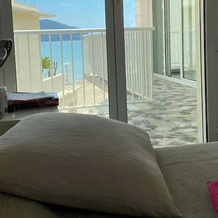 Les Pieds Dans L'ô - 50m2 Front De Appartement